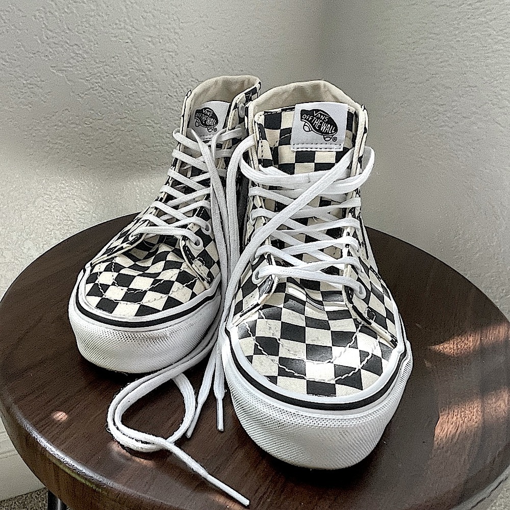 High top checkered Vans! 8 in women’s!
